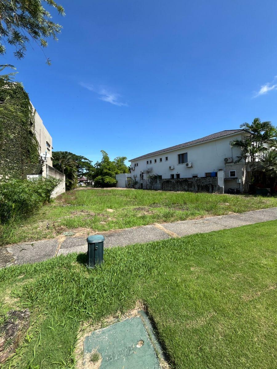 Vista Al Parque - Terreno Medianero en Venta - Km 8 Samborondon, Guayas — imagen 9