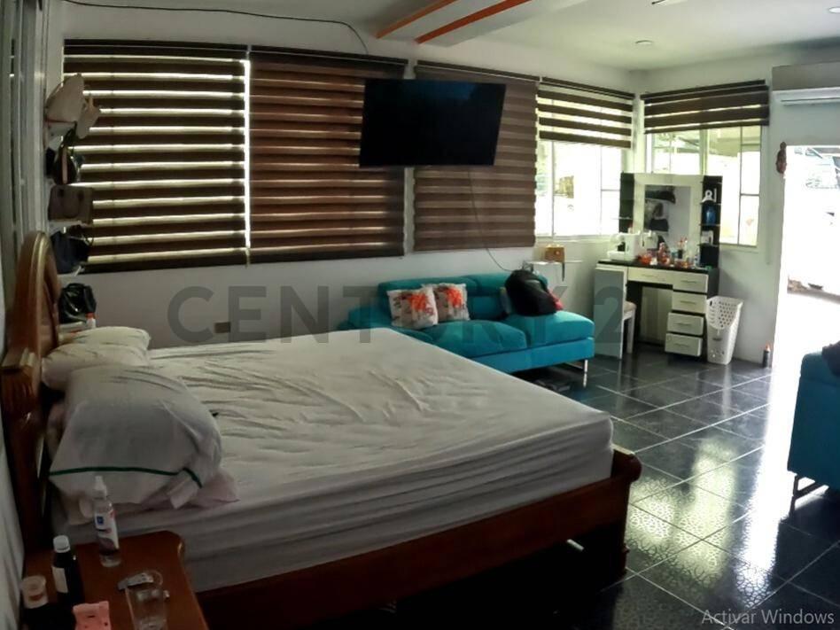 Vivienda de Lujo en Venta en Puerto Cayo – Piscina Privada y Suites Exclusivas, Manabí — imagen 4