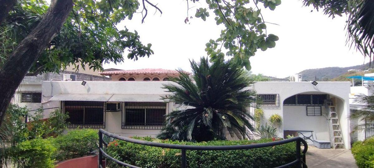 Venta de Casa en Los Ceibos en Calle Primera A. Blum, Guayas — imagen 10