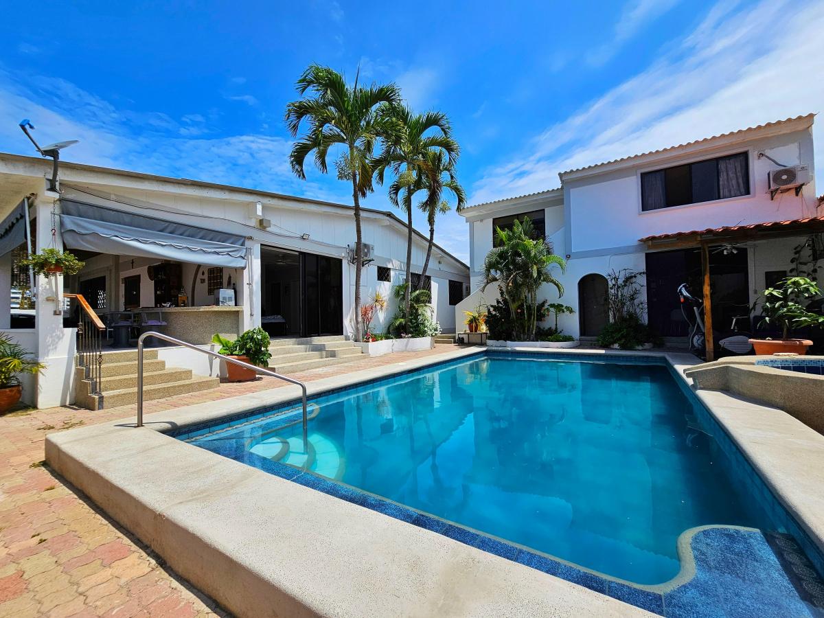 Vendo Hermosa Casa Esquinera Muy Amplia con Piscina y Suites en Chipipe — imagen 10
