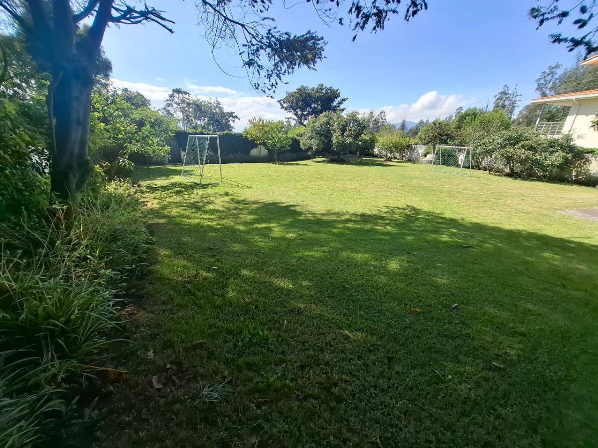 Vendo Casa con Jardín Amplio en Conjunto Privado - Sector Tanda — imagen 2