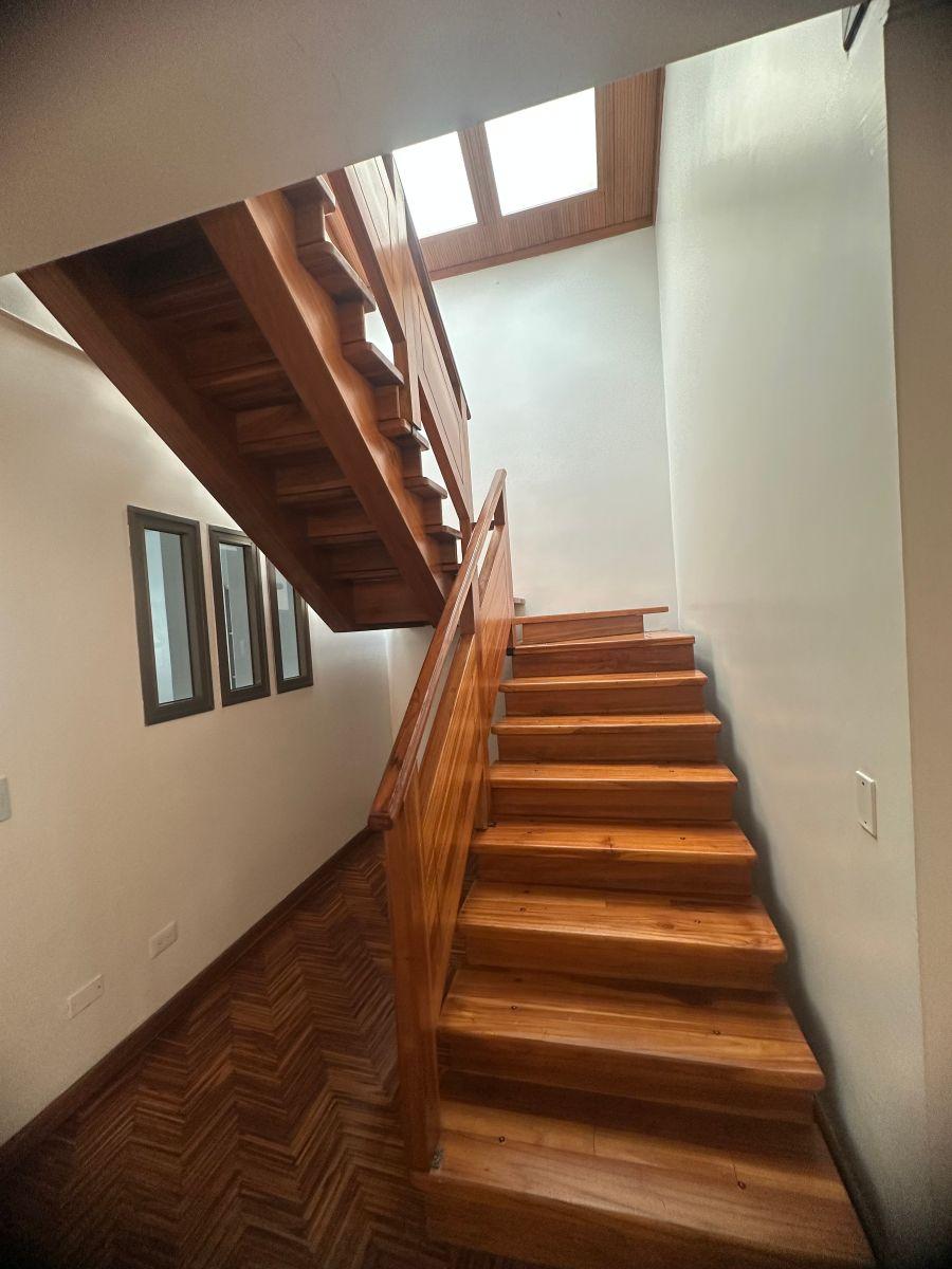 Casa Amplia de 4 Dorm. con Patio en Urb. Puerto Azul, Guayas — imagen 4