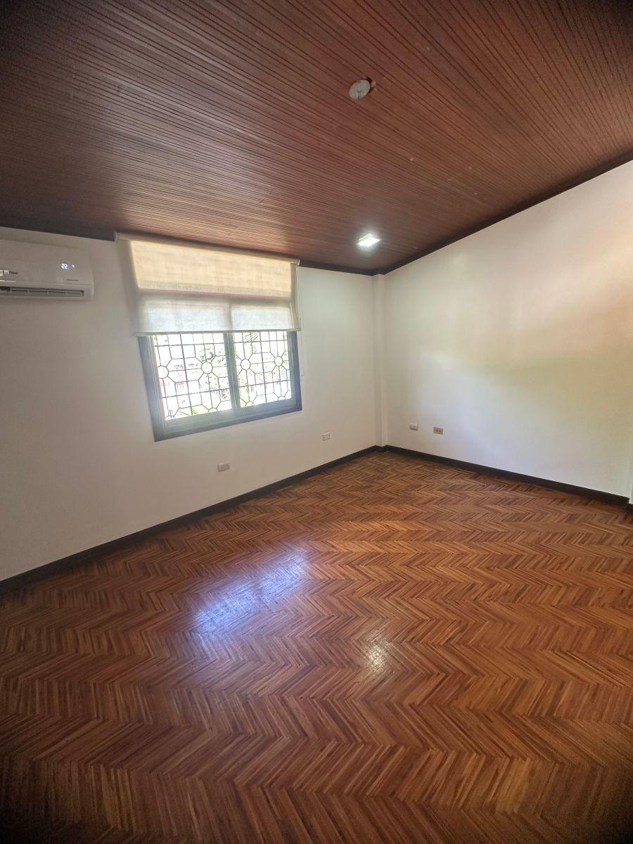 Casa Amplia de 4 Dorm. con Patio en Urb. Puerto Azul, Guayas — imagen 3