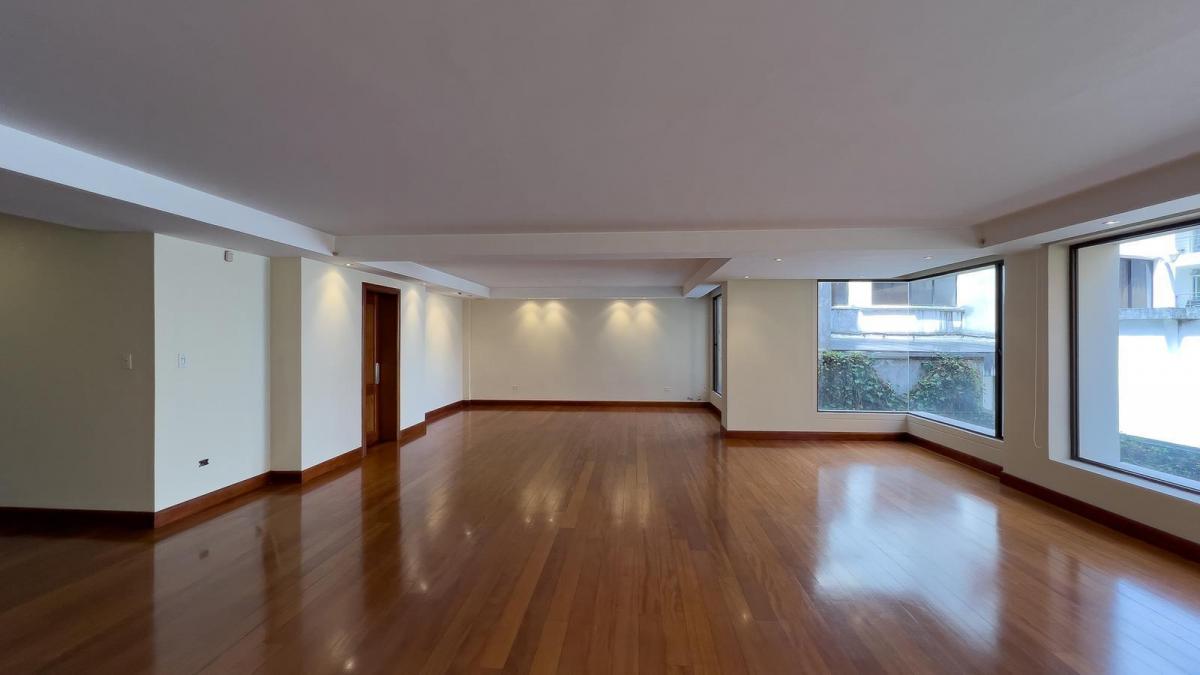 Departamento Dúplex en Venta en Bellavista, Quito — imagen 9