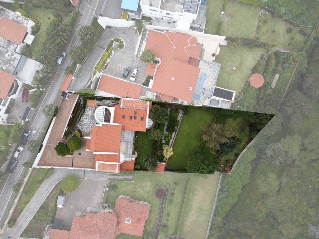 Venta Casa con Terreno 2.000 m² Cumbaya / Colegio Menor — imagen 10