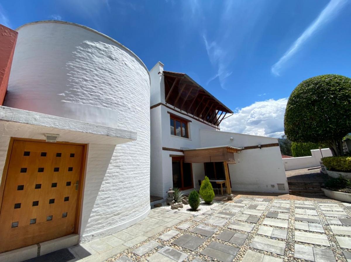 Venta Casa con Terreno 2.000 m² Cumbaya / Colegio Menor — imagen 8