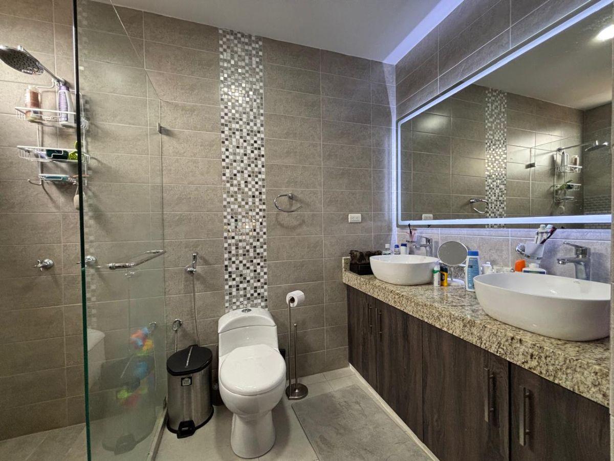 Departamento en Venta Urbanizacion San Sebastian - Lcorrea, Guayas — imagen 6