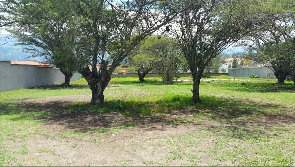 Cumbaya - Tumbaco Lote de Venta en Urb. Exclusiva. Se Pùede Construir 3 Casas — imagen 10