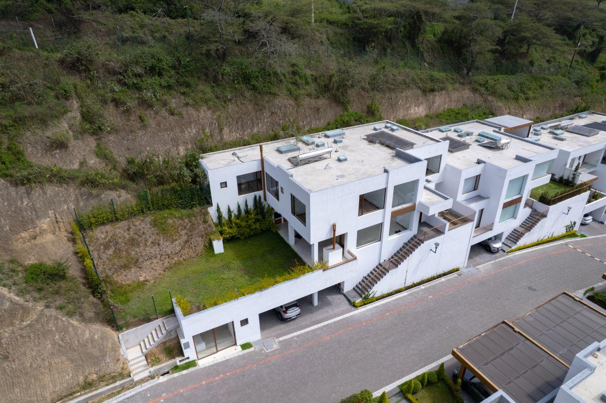 Casa con 5 Habitaciones en Venta en Cumbayá, 588 m² — imagen 9