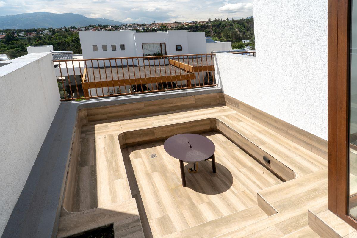 Casa con 5 Habitaciones en Venta en Cumbayá, 588 m² — imagen 8