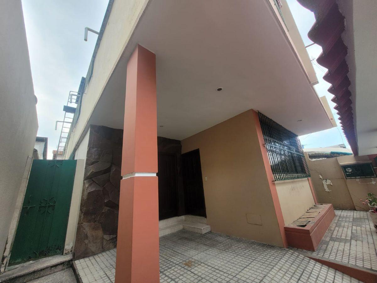 Casa Rentera Dos Departamentos Independientes con Losa Para 3er Piso Alborada 6ta Etapa Acepta Biess, Guayas — imagen 8