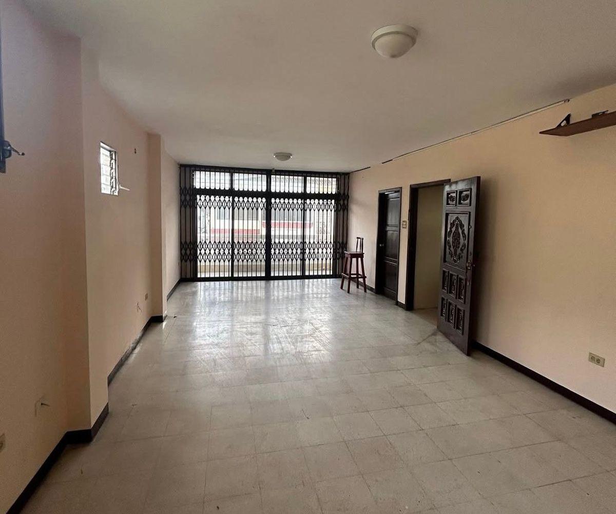 Casa Rentera Dos Departamentos Independientes con Losa Para 3er Piso Alborada 6ta Etapa Acepta Biess, Guayas — imagen 7
