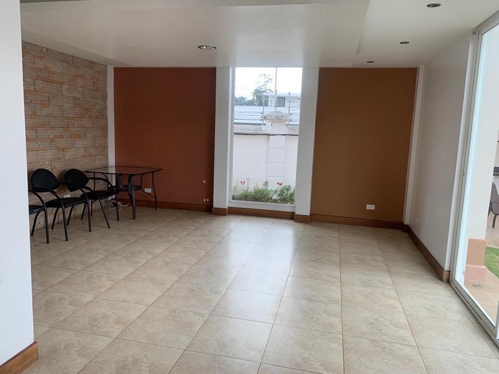 Vendo Hermosa Casa en Tumbaco Sector Intervalles — imagen 4