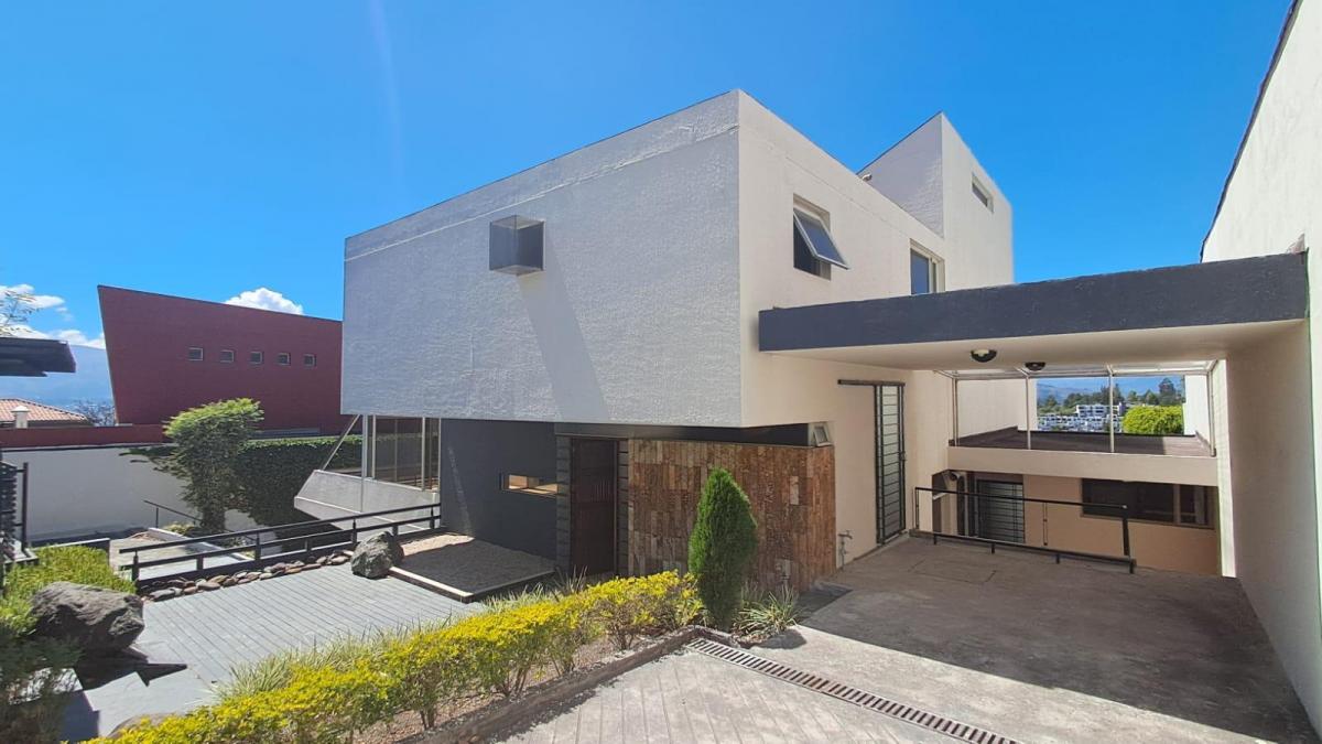 Venta Casa Miravalle Cumbayá Apta Para Embajadas, Residencia de Empresas — imagen 10