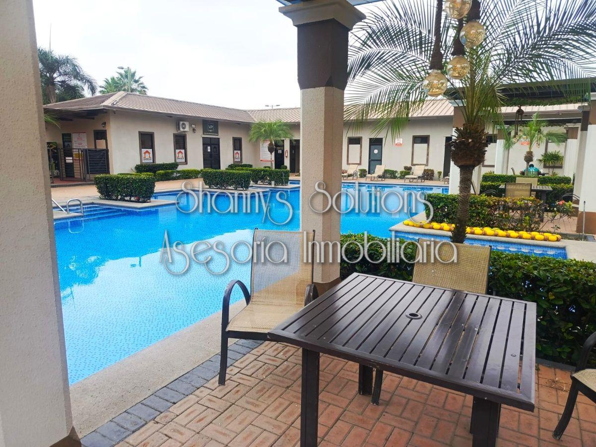 Villa Club - Venta Casa Dos Plantas con 3 Hab, Patio, Cuarto de Servicio y Garajes, Guayas — imagen 9