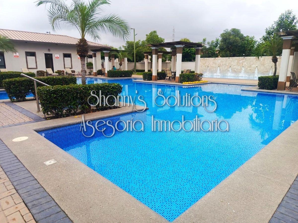 Villa Club - Venta Casa Dos Plantas con 3 Hab, Patio, Cuarto de Servicio y Garajes, Guayas — imagen 8