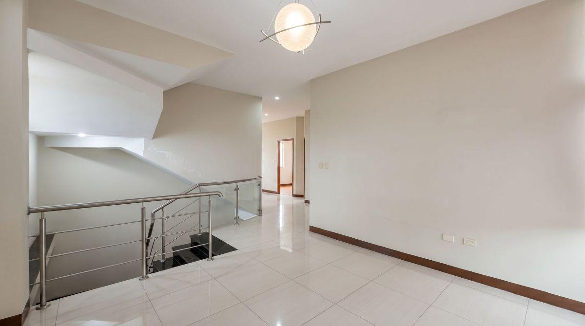 Se Vende Casa Familiar Sector Urseza II en Machala, El Oro — imagen 9
