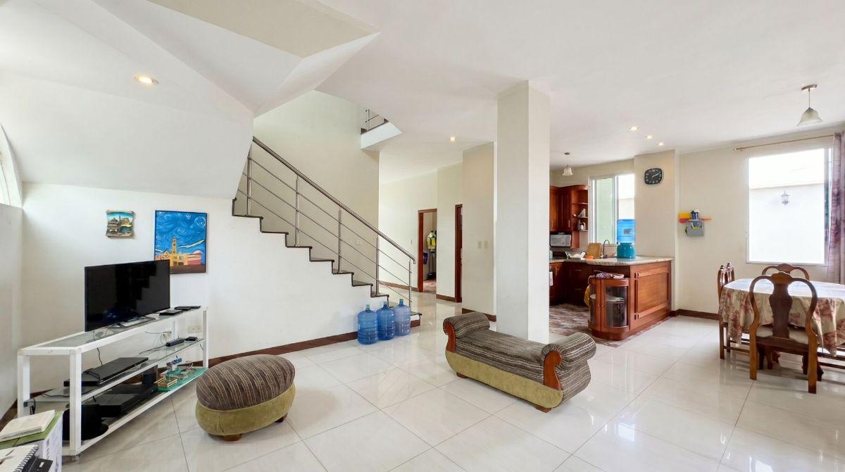 Se Vende Casa Familiar Sector Urseza II en Machala, El Oro — imagen 7