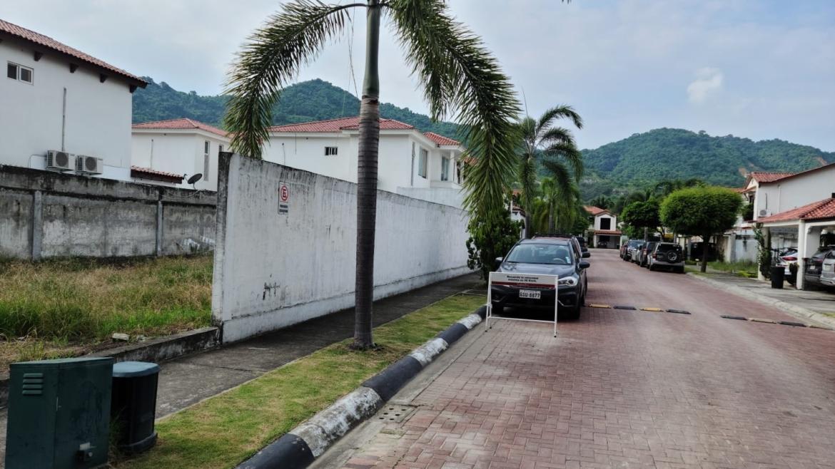 Terreno Esquinero en Venta en Urb. Pedralbes, Vía a La Costa, Guayas — imagen 6