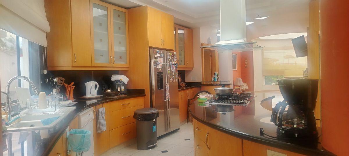 Venta de Casa Amplia con Piscina, en Cumbaya La Primavera — imagen 7
