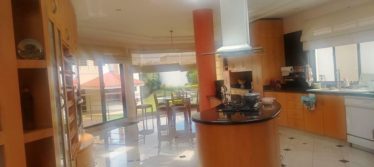 Venta de Casa Amplia con Piscina, en Cumbaya La Primavera — imagen 6