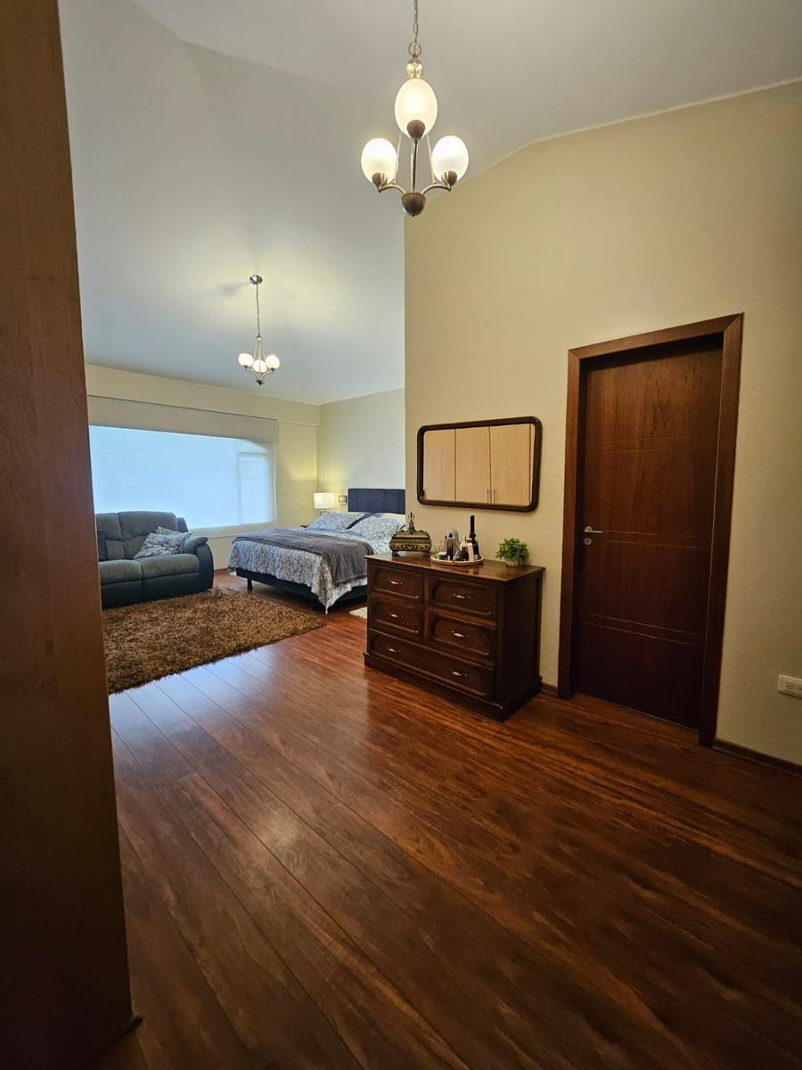 Urb. El Condado, Casa Flamante, Seguridad 24 Hs, Patio — imagen 8