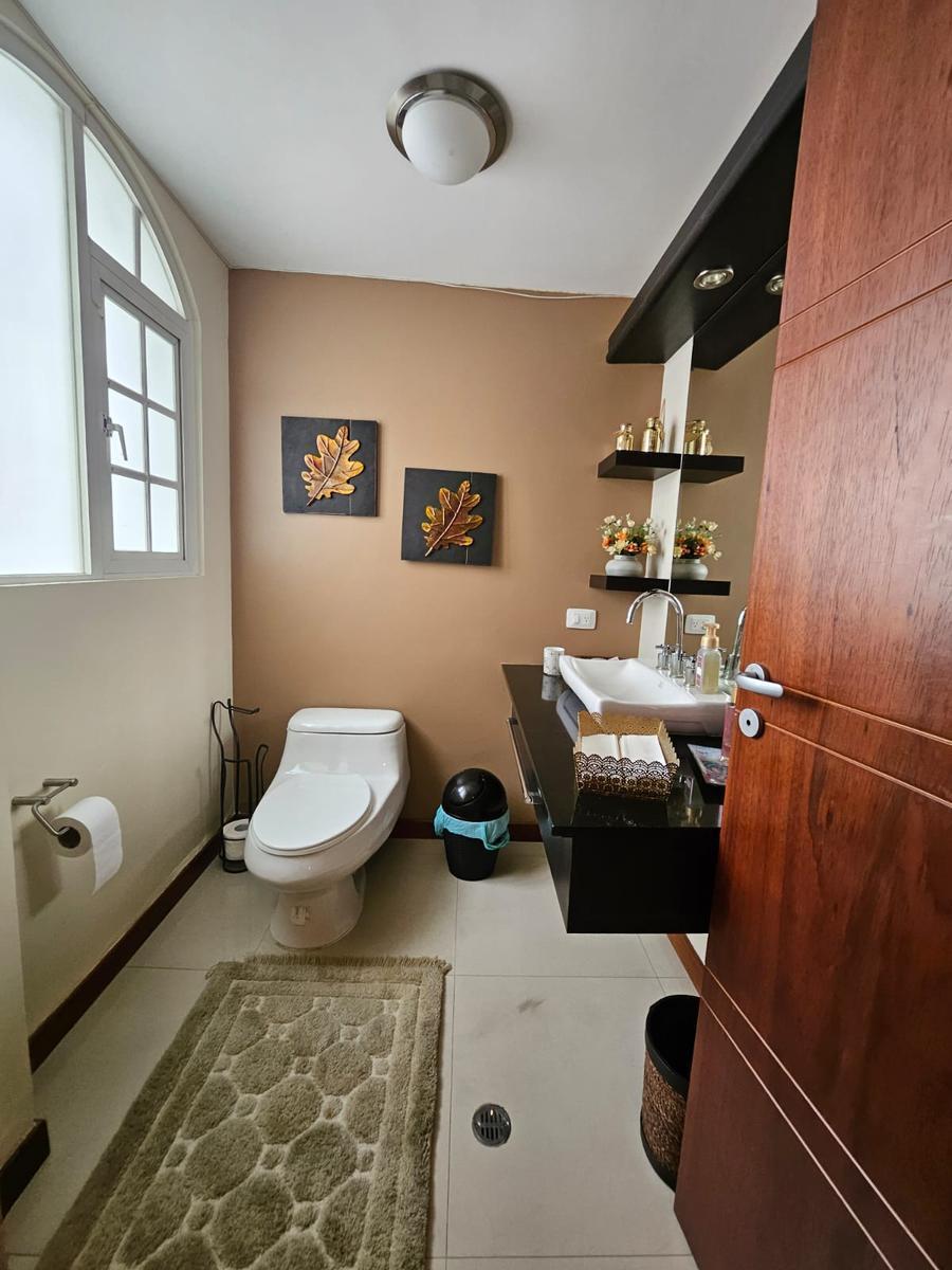 Urb. El Condado, Casa Flamante, Seguridad 24 Hs, Patio — imagen 7