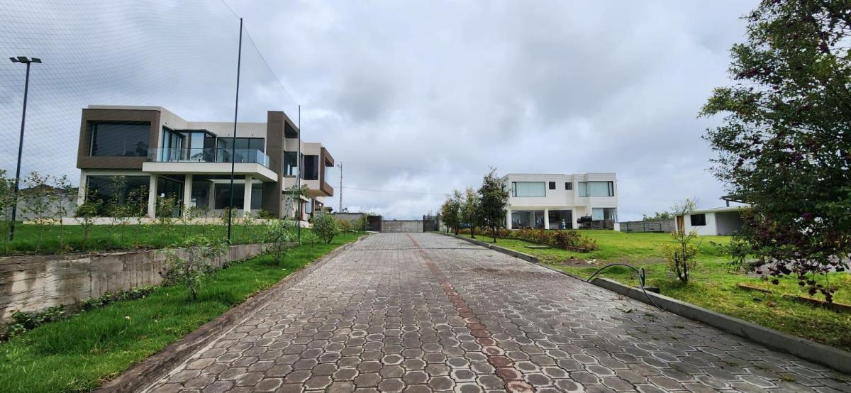Terreno en Venta Al Norte de Quitó Llano Chico — imagen 2