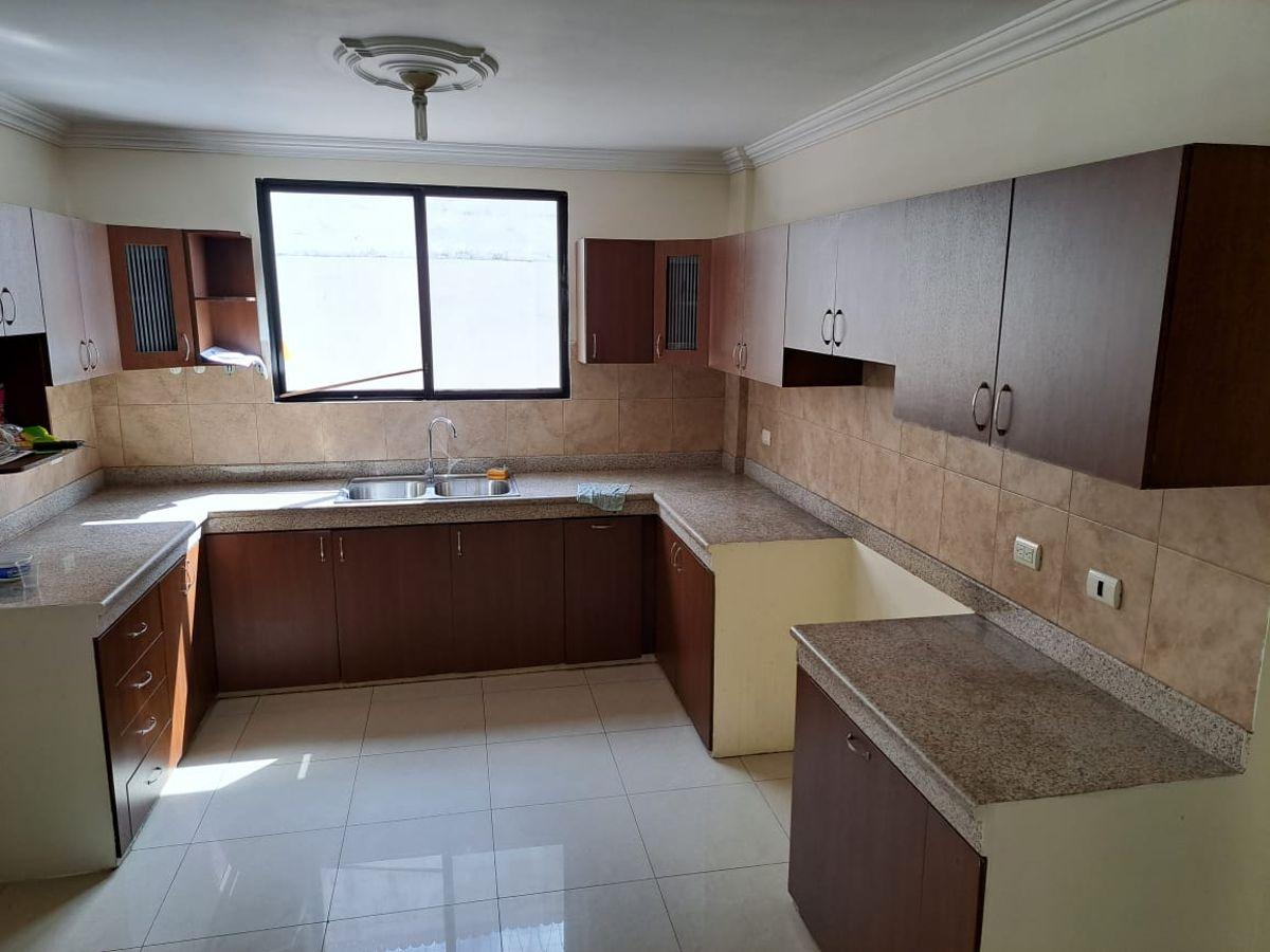 Bosques de La Costa, Venta o Renta de Linda Casa 4 Dorm. con Aires y Cortinas, Guayas — imagen 8