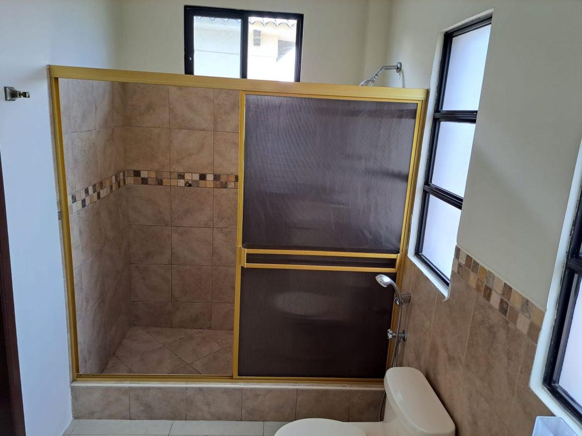 Bosques de La Costa, Venta o Renta de Linda Casa 4 Dorm. con Aires y Cortinas, Guayas — imagen 2