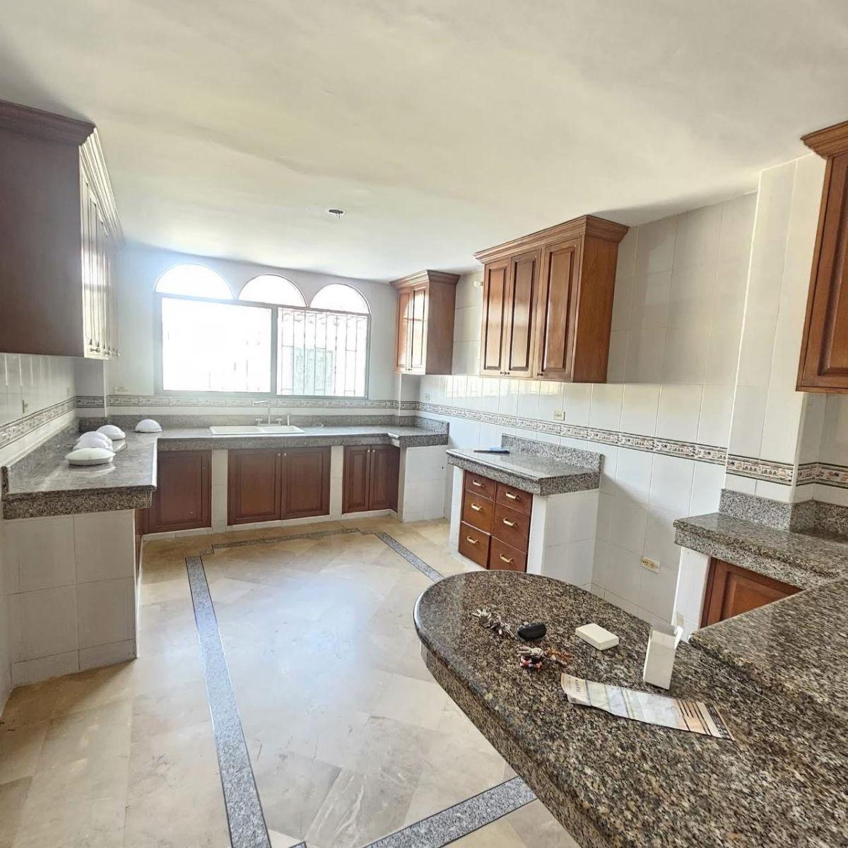 Venta. Linda Casa. Sector Ceibos. patio Amplio con Piscina. 4 Hab. $190.000, Guayas — imagen 5