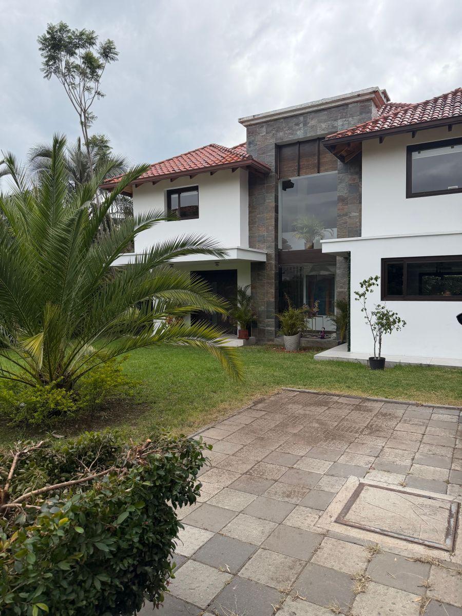 Venta Casa Amplia con Vista en Lumbisi — imagen 10