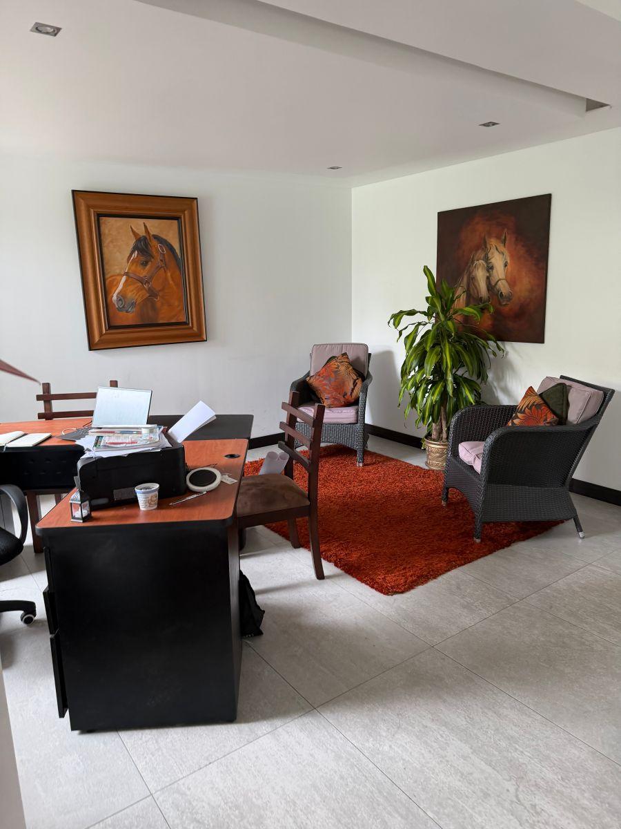 Venta Casa Amplia con Vista en Lumbisi — imagen 9