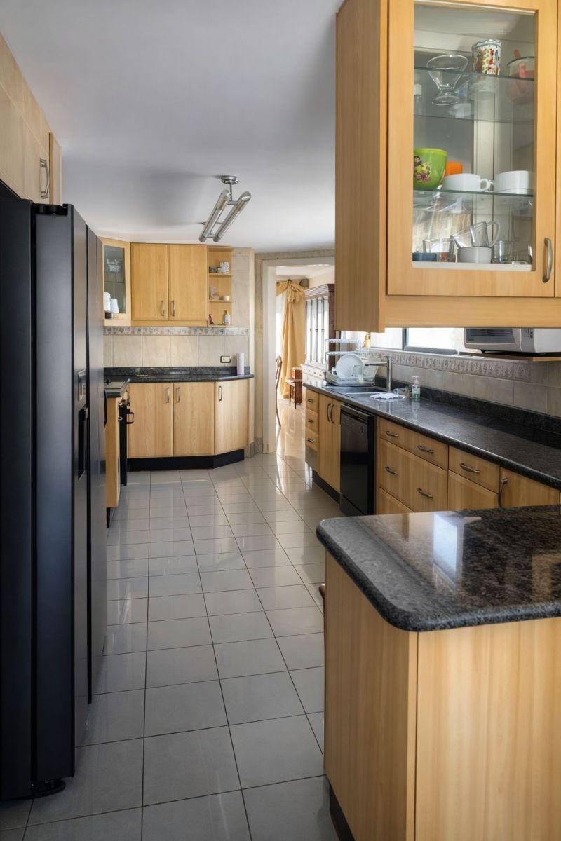 En Venta Amplia Casa con 5 Dorm. Dentro de Urb Residencial Valle de Los Chillos — imagen 8