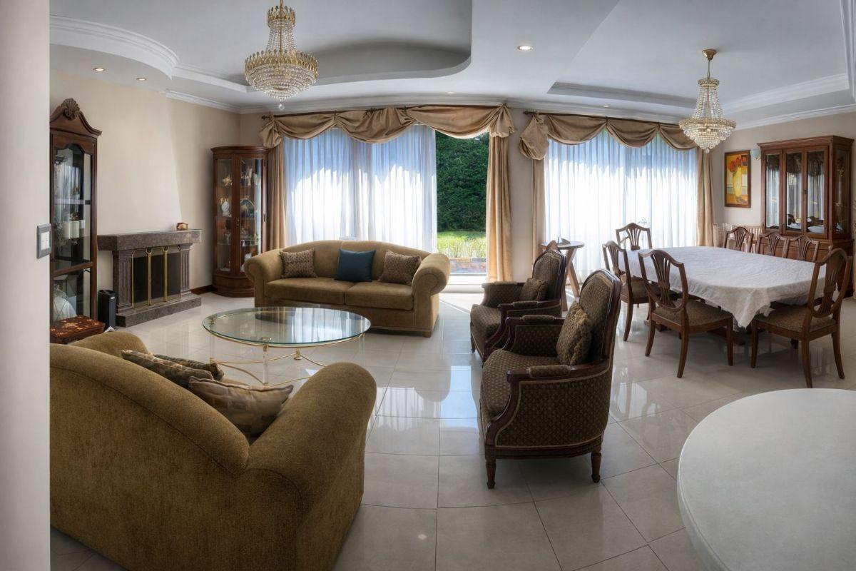 En Venta Amplia Casa con 5 Dorm. Dentro de Urb Residencial Valle de Los Chillos — imagen 7