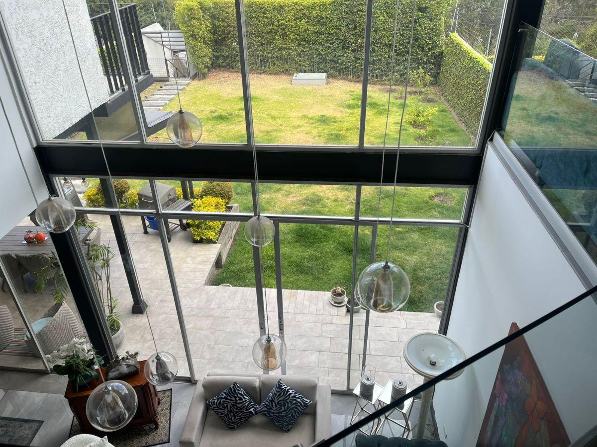 Arriendo Casa Cumbaya Moderna y Amplia 350 m. Más 300 m Terreno y Suite — imagen 10