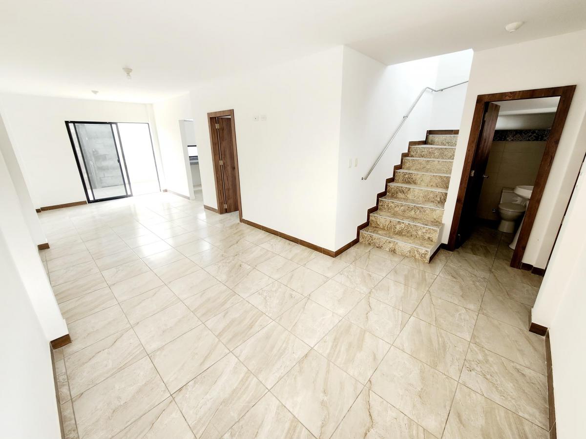 Casa Esquinera en Venta de Estreno en La Joya – Etapa Topacio - Av León Febres Cordero, Guayas — imagen 10