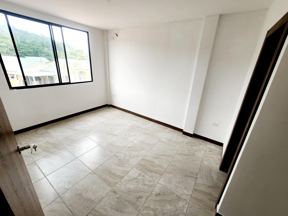 Casa Esquinera en Venta de Estreno en La Joya – Etapa Topacio - Av León Febres Cordero, Guayas — imagen 8