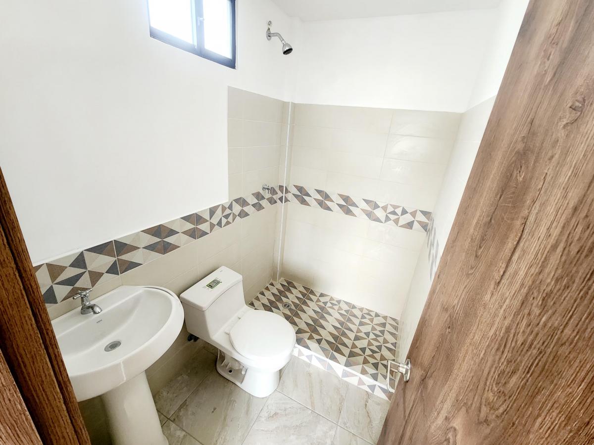 Casa Esquinera en Venta de Estreno en La Joya – Etapa Topacio - Av León Febres Cordero, Guayas — imagen 6
