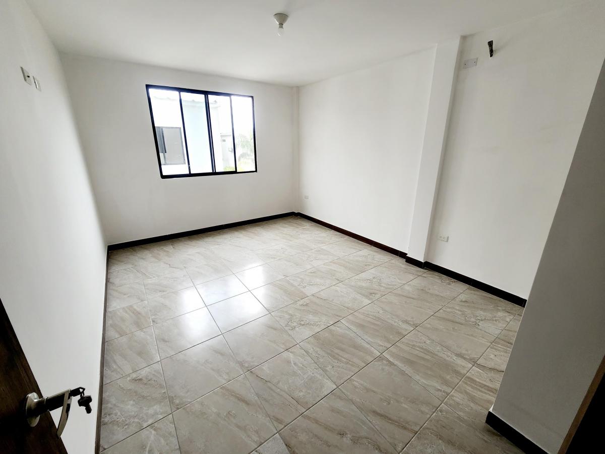 Casa Esquinera en Venta de Estreno en La Joya – Etapa Topacio - Av León Febres Cordero, Guayas — imagen 4