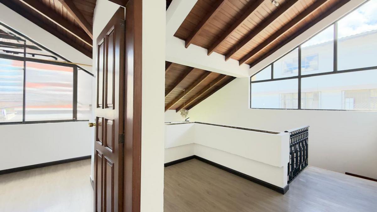 La Shyris, Hermosa Casa Comercial en Renta, 340 m² — imagen 10