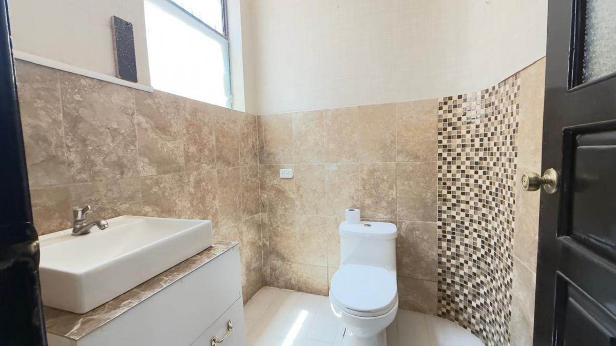 La Shyris, Hermosa Casa Comercial en Renta, 340 m² — imagen 3