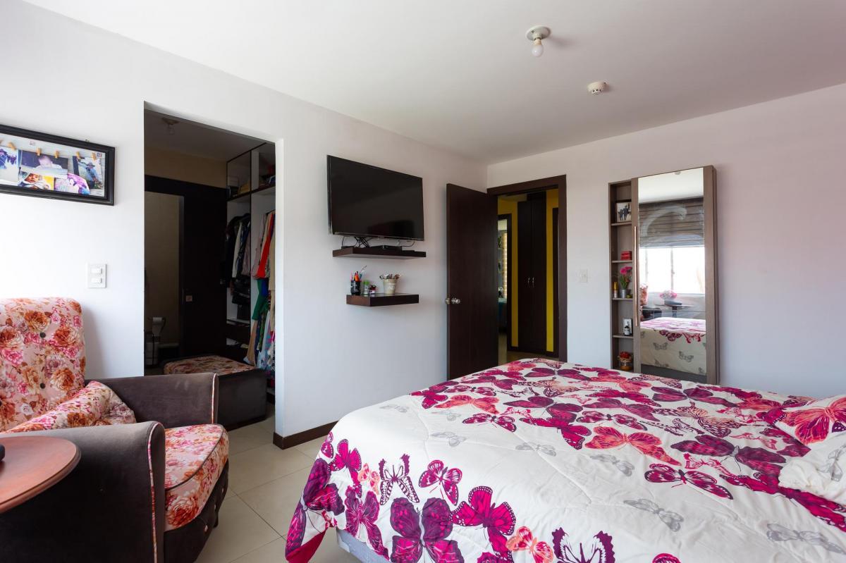 Tumbaco, Casa en Venta, 3 Dorm., Terraza Exclusiva, 250 m² — imagen 4