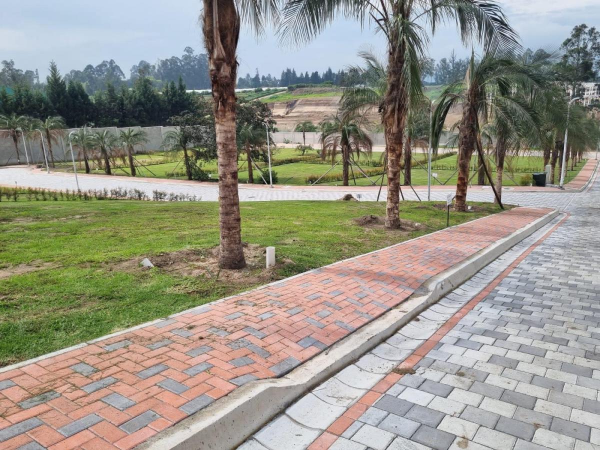 Terrenos en Puembo Cerca de Colegios Dentro de Urbanizacion — imagen 10