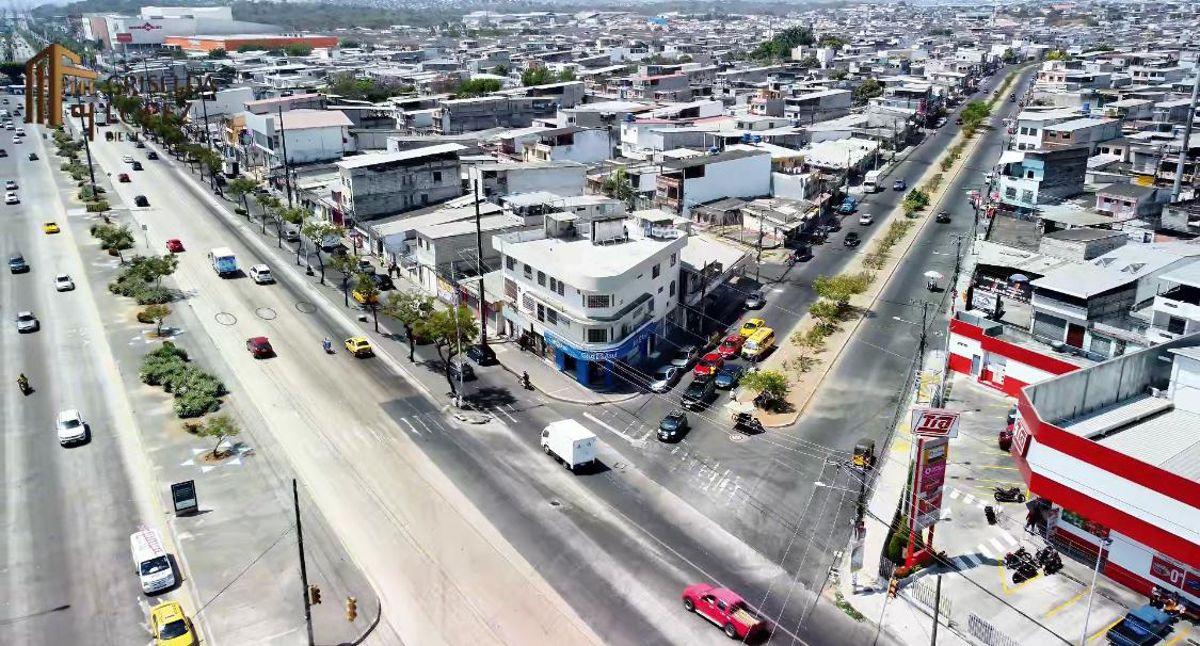 Casa Rentera Esquinera en Venta Av Francisco de Orellana - Las Orquideas, Guayas — imagen 10