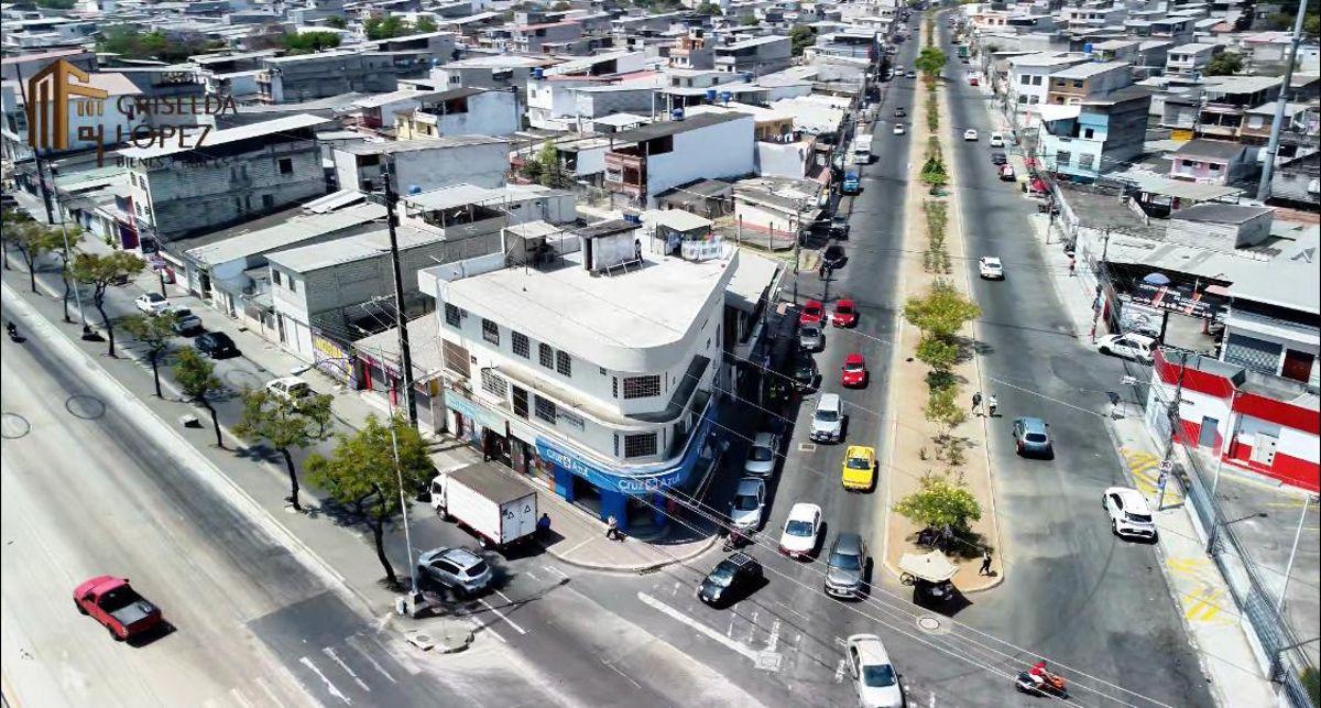 Casa Rentera Esquinera en Venta Av Francisco de Orellana - Las Orquideas, Guayas — imagen 9