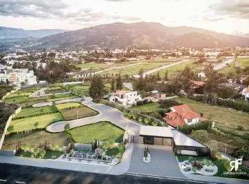 Vendo Hermoso Terreno en Estrategica Ubicación, Cumbayá. Provincia de Pichincha — imagen 4