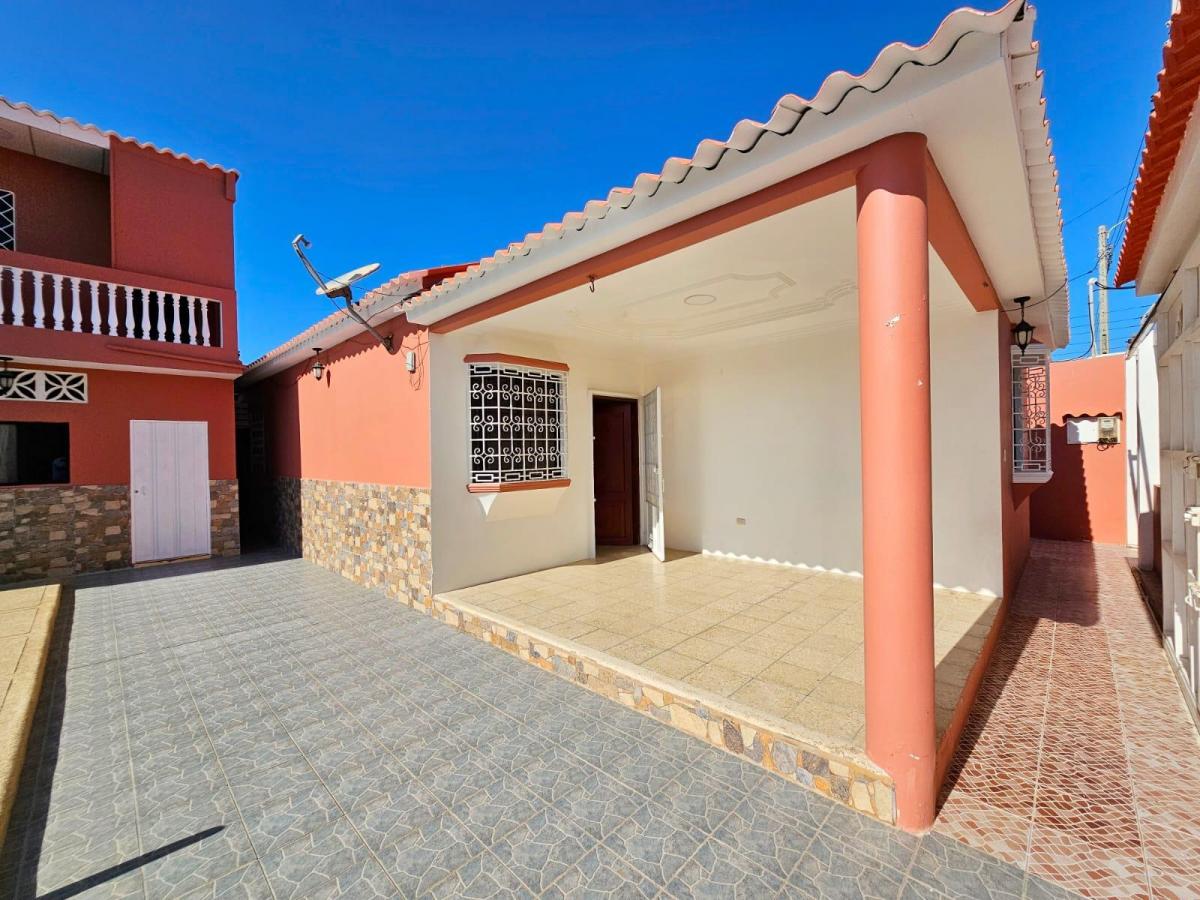 Vendo Espectacular Casa Muy Amplia con Suites y Piscina en Puerta del Sol 1 — imagen 8