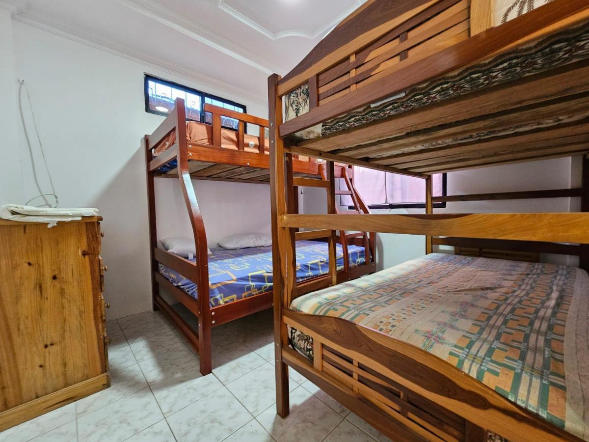 Vendo Espectacular Casa Muy Amplia con Suites y Piscina en Puerta del Sol 1 — imagen 2