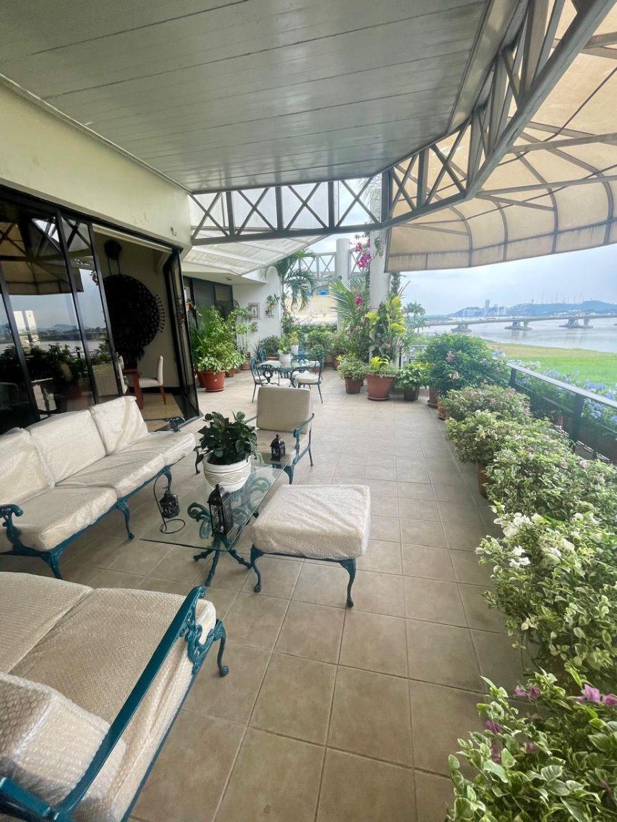 Vendo Penthouse Vista Al Río Daule Edificio Malecón Entre Ríos Dos Pisos Pisos con Ascensor. Guayas — imagen 9